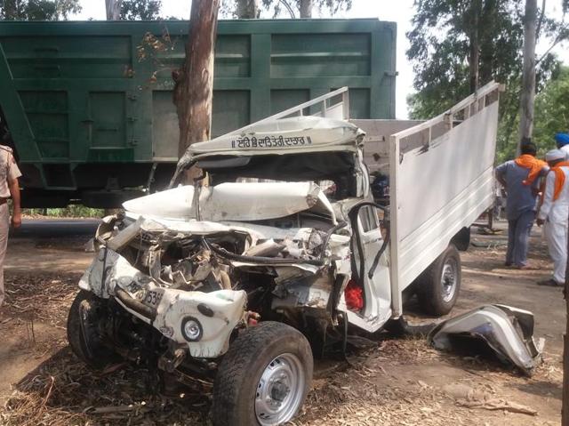 The accident took place on the Gurdaspur-Amritsar highway near village Boparai, they said.(Sameer Sehgal/HT Photo) The accident took place on the Gurdaspur-Amritsar highway near village Boparai, they said.(Sameer Sehgal/HT Photo)