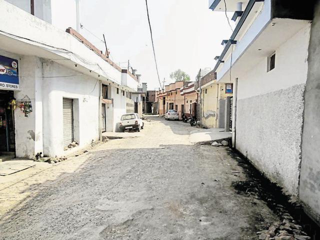 A deserted street at Taragarh village in Batala. (HT Photo) A deserted street at Taragarh village in Batala. (HT Photo)