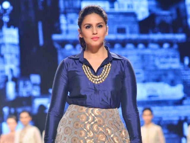 Huma Qureshi walked the ramp at a fashion show in Mumbai. (Yogen Shah) Huma Qureshi walked the ramp at a fashion show in Mumbai. (Yogen Shah)