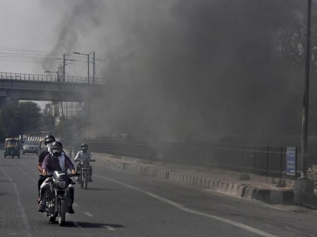 While New Delhi ihas slipped to the 11th position from the top slot, Gwalior has been declared the second most polluted city in the world.(Raj K Raj/HT Photo) While New Delhi ihas slipped to the 11th position from the top slot, Gwalior has been declared the second most polluted city in the world.(Raj K Raj/HT Photo)