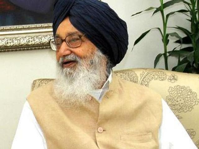 Badal asked the organising committee under the chairmanship of former minister Sewa Singh Sekhwan to execute the project (HT Photo) Badal asked the organising committee under the chairmanship of former minister Sewa Singh Sekhwan to execute the project (HT Photo)