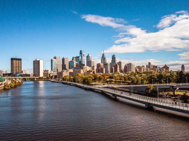 Skyline from the South Street Bridge. (Paul Loftland for PHLCVB) 