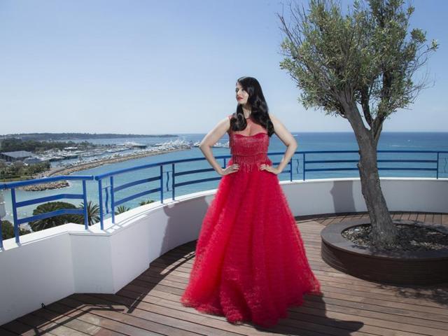 We can’t think of someone who can magically light up the screen as well as the red carpet and any photo shoot like Aishwarya Rai Bachchan. (AP)