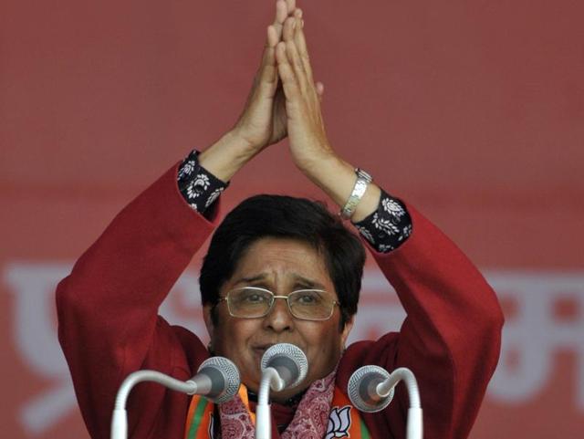 BJP had stacked Kiran Bedi directly against Aam Aadmi Party’s Arvind Kejriwal, the same teammate from Team Anna, along with whom she had fought against corruption in 2011. (Vipin Kumar/HT file photo) 