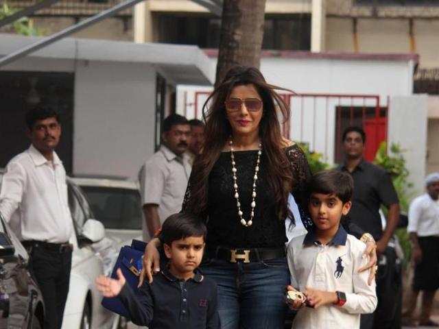 Actress Kaykasshan Patel along with her children during the 4th birthday celebrations of Shilpa Shetty`s son Viaan. (IANS) 