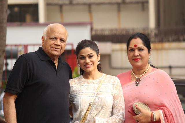 Actress Shamita Shetty along with her mother Sunanda Shetty and father Surendra Shetty at Viaan’s birthday party in Mumbai. (IANS) Actress Shamita Shetty along with her mother Sunanda Shetty and father Surendra Shetty at Viaan’s birthday party in Mumbai. (IANS)