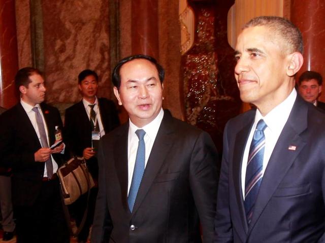 US President Barack Obama (R) and his Vietnamese counterpart Tran Dai Quang walk out from a bilateral meeting at the Presidential Palace in Hanoi, Vietnam May 23, 2016. (REUTERS) US President Barack Obama (R) and his Vietnamese counterpart Tran Dai Quang walk out from a bilateral meeting at the Presidential Palace in Hanoi, Vietnam May 23, 2016. (REUTERS)