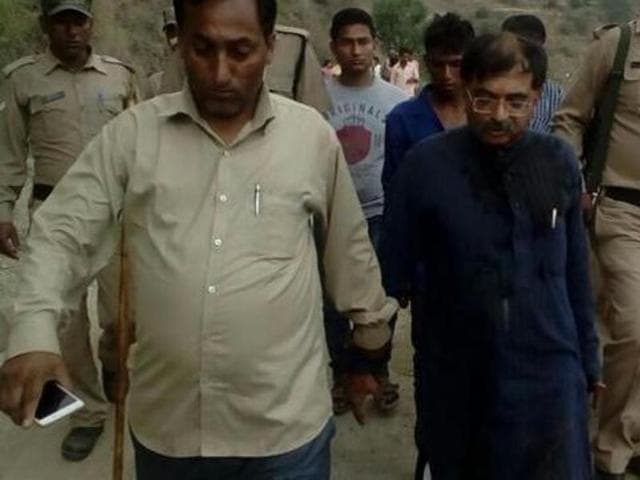 BJP’s Tarun Vijay (centre) being escorted by policemen after an attack on him last Friday. (HT Photo) BJP’s Tarun Vijay (centre) being escorted by policemen after an attack on him last Friday. (HT Photo)