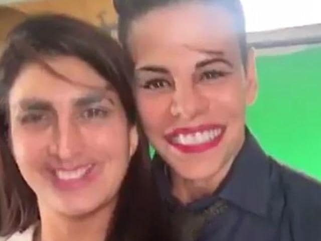 Akshay Kumar and Jacqueline Fernandez have fun with the Face Swap app.(Twitter)