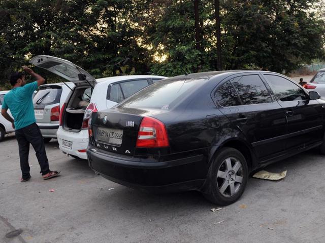 Cars with banned black tinted glasses parked at MP Nagar. (Praveen Bajpai/HT photo) Cars with banned black tinted glasses parked at MP Nagar. (Praveen Bajpai/HT photo)