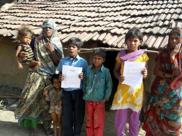 Panki Bai along with her kids and sister-in-law.(HT photo)