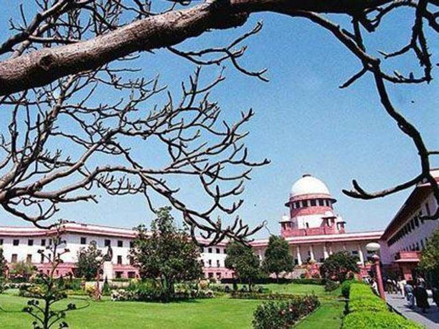 The Supreme Court has declined to entertain a plea seeking 100% cut in water supply to the liquor industry in Maharashtra. (HT File Photo) The Supreme Court has declined to entertain a plea seeking 100% cut in water supply to the liquor industry in Maharashtra. (HT File Photo)