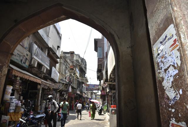 It is believed that these gateways used to be a sarai (inn) for travellers in the medieval times.(Tribhuwan Sharma / HT Photos) It is believed that these gateways used to be a sarai (inn) for travellers in the medieval times.(Tribhuwan Sharma / HT Photos)