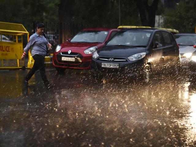 There were traffic snarls due to rains in New Delhi. (Arun Sharma / HT Photo)
