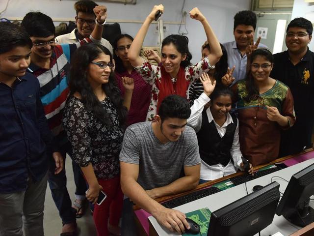 Navi Mumbai, India - 25 May.2016:Students all cheered up after HSC results were declared at Fr.Agnels School Vashi in Navi Mumbai on Wednesday, May 25, 2016. (Bachchan Kumar)