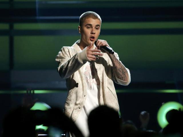 Justin Bieber performs a medley of songs at the 2016 Billboard Awards in Las Vegas, Nevada, US. (REUTERS)