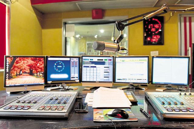 Basic voice modulation training and knowledge of computers is important if you want to work as an RJ (Saumya Khandelwal/HT Photo)