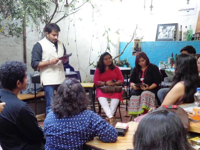 Poetry Couture’s founder Raghavendra Madhu performing at an event at The Hive in Bandra(Photo: Facebook.com/poetcouture)