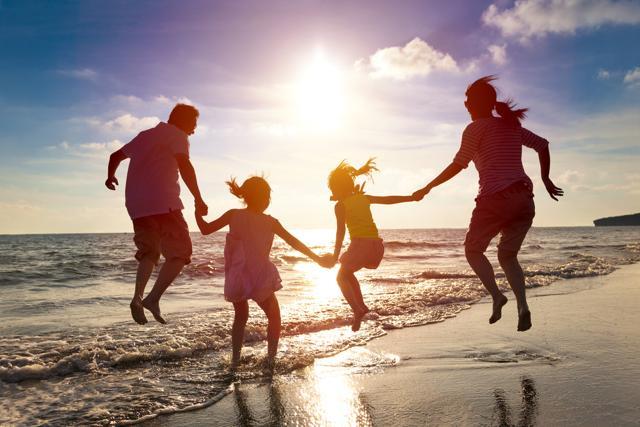 Talking to someone or spending time with family can help control the urge to binge-eat. (Shutterstock) Talking to someone or spending time with family can help control the urge to binge-eat. (Shutterstock)