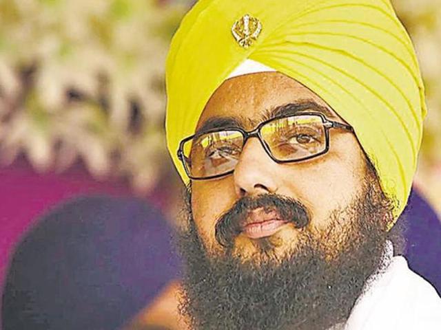 “The investigation is incomplete until the arrest of the mastermind,” Dhadhrianwale told the media after meeting Aam Aadmi Party (AAP) national convener and Delhi chief minister Arvind Kejriwal.(HT Photo) “The investigation is incomplete until the arrest of the mastermind,” Dhadhrianwale told the media after meeting Aam Aadmi Party (AAP) national convener and Delhi chief minister Arvind Kejriwal.(HT Photo)