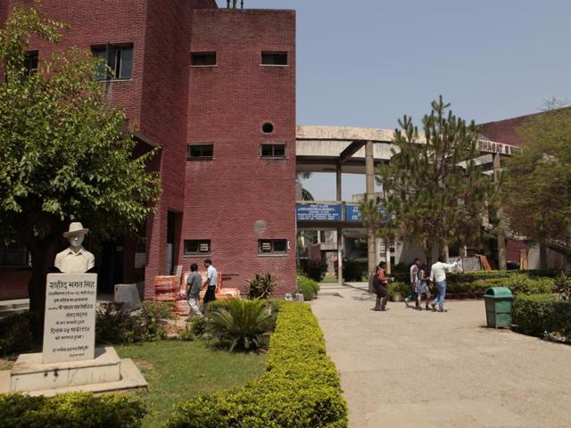 File photo of Shaheed Bhagat Singh College in New Delhi’s Sheikh Sarai. (Ronjoy Gogoi/HT Photo)