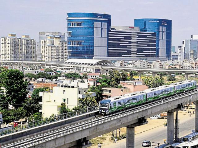 Experts say the city has to sort out issues such as frequent power cuts, water shortage, poor condition of sewerage and drainage system and traffic bottlenecks before it is considered for the smart city race. (Parveen Kumar/HT Photo) Experts say the city has to sort out issues such as frequent power cuts, water shortage, poor condition of sewerage and drainage system and traffic bottlenecks before it is considered for the smart city race. (Parveen Kumar/HT Photo)