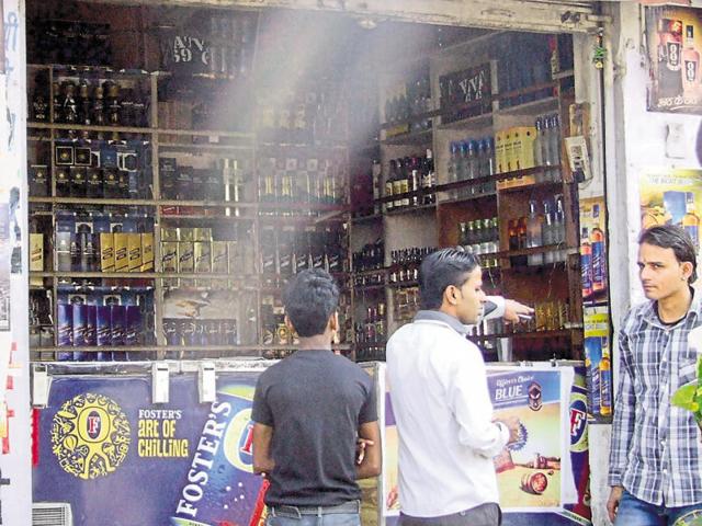 The number of liquor vends is more than double the number of schools in Jalandhar. (HT File Photo)