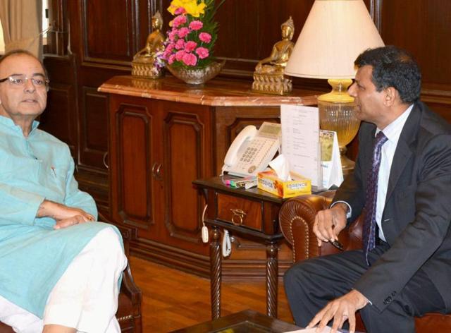 Union minister for finance Arun Jaitley with Governor of Reserve Bank of India, Raghuram Rajan at a meeting in New Delhi on Wednesday. (PTI)