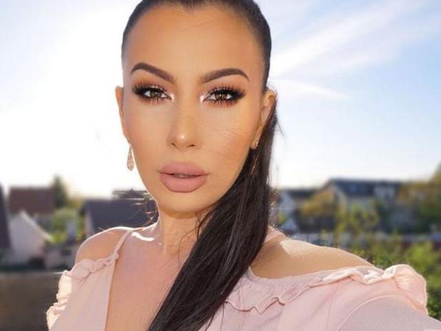 Clarehardiman commented on one scarily similar photograph to ask ‘Like literally are you her?’ (Instagram) 