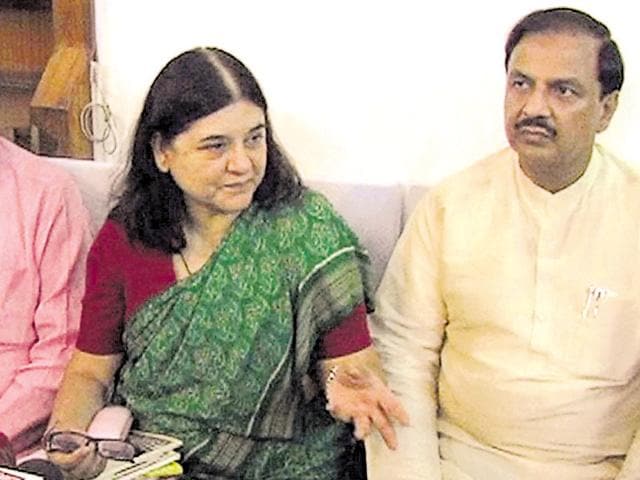 MUnion ministers Maneka Gandhi and Mahesh Sharma at a press meet in Alwar on Friday. (HT Photo) MUnion ministers Maneka Gandhi and Mahesh Sharma at a press meet in Alwar on Friday. (HT Photo)
