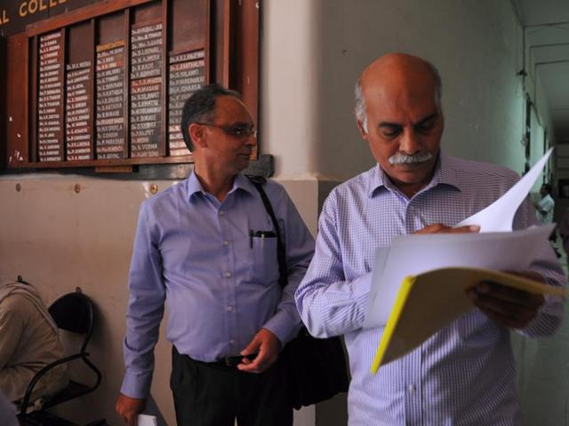 Members of Medical Council of India inspecting Mahatma Gandhi Memorial Medical College in INDORE, India, on May 6(Hindustan Times)