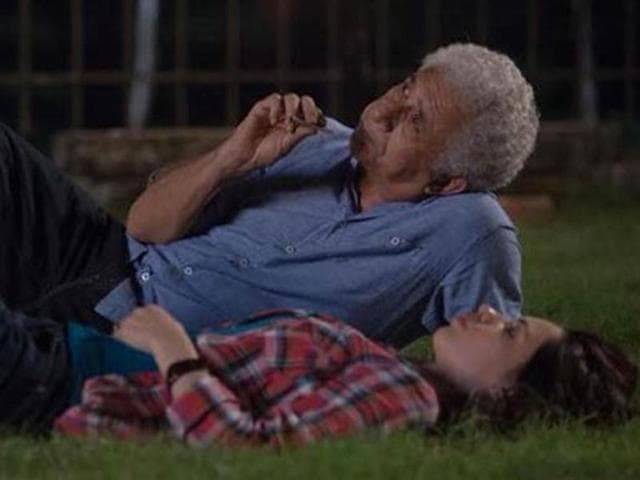 Naseeruddin Shah and Kalki Koechlin meet in a hospital where they wait even as their spouses slip into coma. Naseeruddin Shah and Kalki Koechlin meet in a hospital where they wait even as their spouses slip into coma.