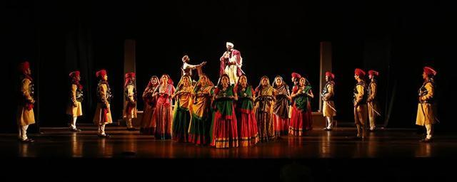 A scene from Prof Waman Kendre’s Ghazab Teri Adaa. A scene from Prof Waman Kendre’s Ghazab Teri Adaa.