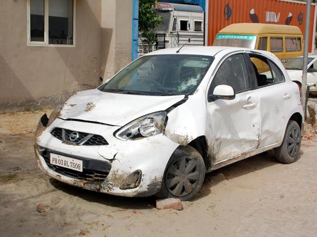 Car of the murdered cop parked in the local police station in Goniana on Saturday.(Sanjeev KumarHT Photo)