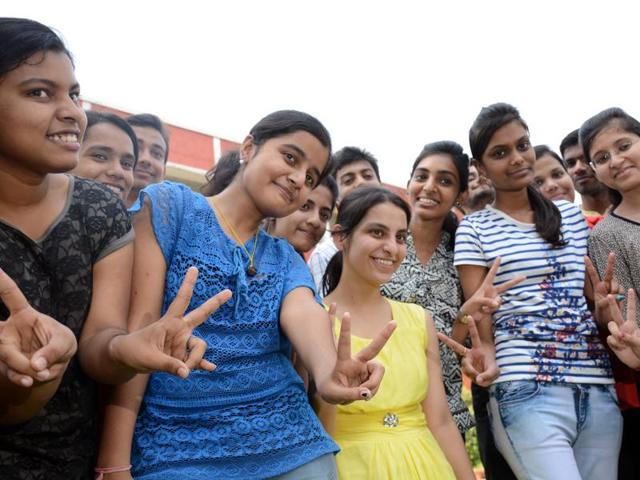 Girls outperformed boys in the intermediate arts (IA) examination conducted by Bihar school examination board (BSEB), the results of which were announce in Patna on Saturday.(Mujeeb Faruqui/ HT file photo/Representative image) Girls outperformed boys in the intermediate arts (IA) examination conducted by Bihar school examination board (BSEB), the results of which were announce in Patna on Saturday.(Mujeeb Faruqui/ HT file photo/Representative image)