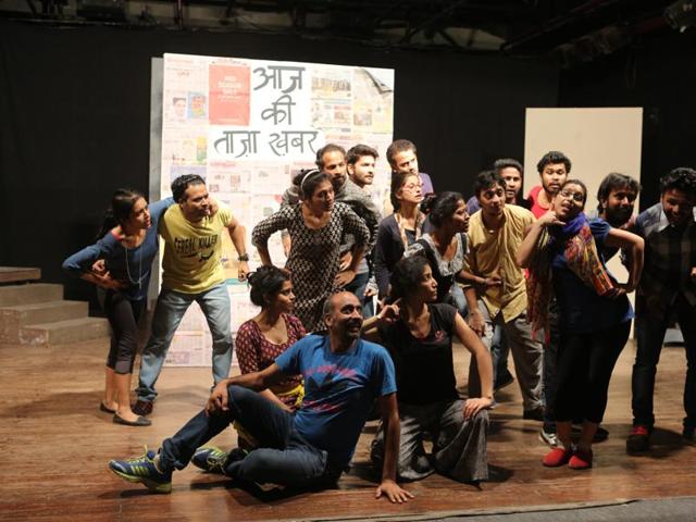 Actors in the National School of Drama’s Repertory Company rehearse for the play Taj Mahal Ka Tender, which will be staged at the Summer Theatre Festival this year.(Prabhas Roy/ Hindustan Times)