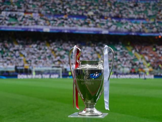 A picture taken on May 28, 2016 shows the Uefa Champions League trophy prior to the final football match between Real Madrid and Atletico Madrid at San Siro Stadium in Milan. (AFP Photo)