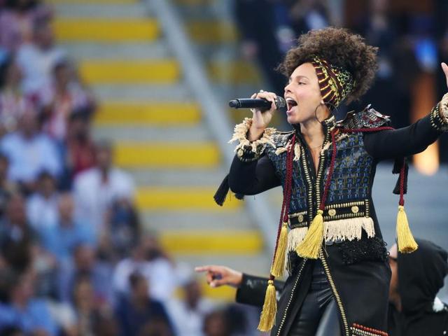 Alicia Keys performs in the opening ceremony before the game kicked off. (Reuters Photo)