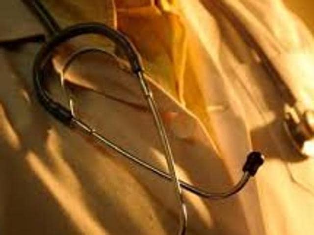 The medical education and research department conducted an inquiry and concluded that the SMO had indeed submitted a fake scheduled caste certificate to get MBBS admission. (HT Representative Image) The medical education and research department conducted an inquiry and concluded that the SMO had indeed submitted a fake scheduled caste certificate to get MBBS admission. (HT Representative Image)