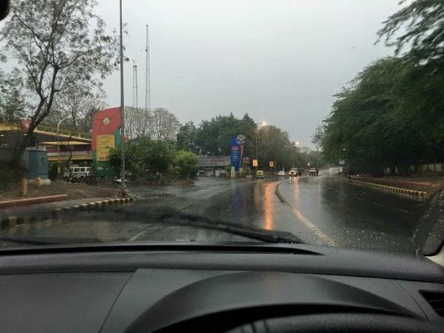 The humidity at 8.30 a.m. was 98 percent. (Source: Ayushi Pandey’s Twitter account ) The humidity at 8.30 a.m. was 98 percent. (Source: Ayushi Pandey’s Twitter account )