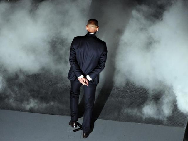 Real Madrid's French coach Zinedine Zidane arrives on the stage during the victory ceremony. (AFP Photo)
