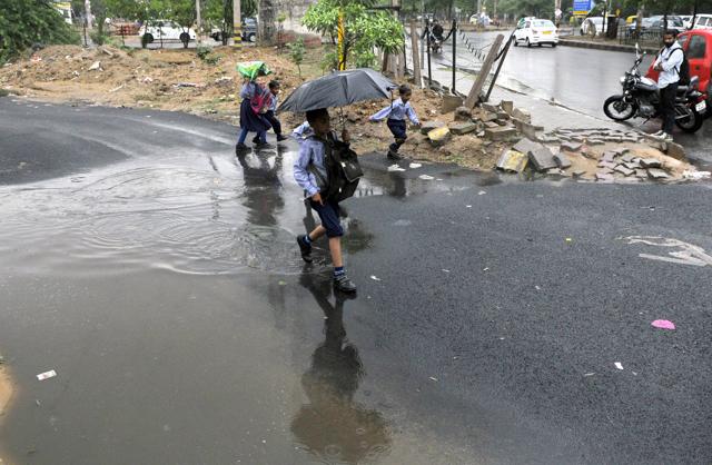 Rain in Noida and Delhi brings much relief from oppressive heat. (Photo by Abhinav Saha/Hindustan Times) Rain in Noida and Delhi brings much relief from oppressive heat. (Photo by Abhinav Saha/Hindustan Times)
