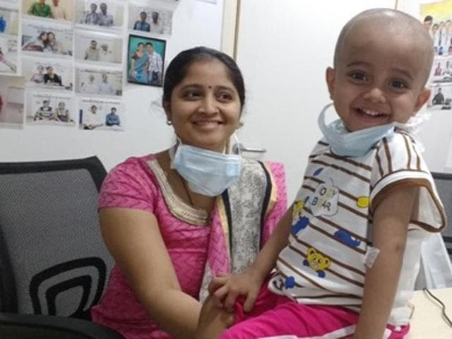 A two-and-a-half-year-old Shriraj Jedhe suffering from a rare life-threatening condition became Mumbai’s youngest liver recipient after his mother Gayatri donated a part of her liver.(HT)