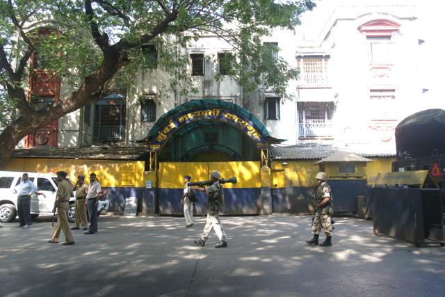 In 2010, gangsters Abu Salem and Mustafa Dossa had a violent turf war when they were lodged in the Arthur Road Jail(HT) In 2010, gangsters Abu Salem and Mustafa Dossa had a violent turf war when they were lodged in the Arthur Road Jail(HT)