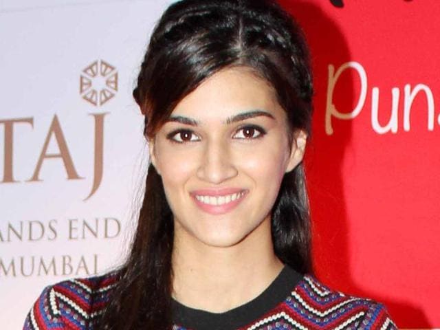 Despite really low temperatures, Kriti Sanon shot for her next, Raabta, in Budapest, Hungary, wearing summer clothes. Despite really low temperatures, Kriti Sanon shot for her next, Raabta, in Budapest, Hungary, wearing summer clothes.