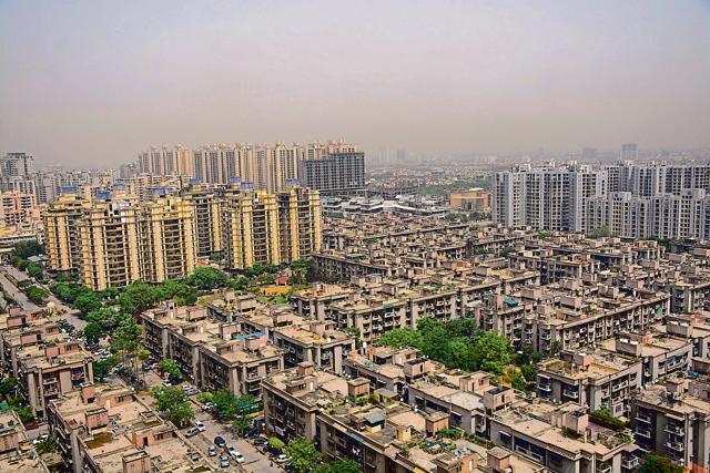 The new policy ‘Control of permanent & temporary encroachment bylaws – 2016’, aims to control rampant encroachments across the city and penalise those indulging in temporary and permanent encroachments. The fines will range between Rs.10 and Rs. 1,500. (Sakib Ali/HT file photo) The new policy ‘Control of permanent & temporary encroachment bylaws – 2016’, aims to control rampant encroachments across the city and penalise those indulging in temporary and permanent encroachments. The fines will range between Rs.10 and Rs. 1,500. (Sakib Ali/HT file photo)