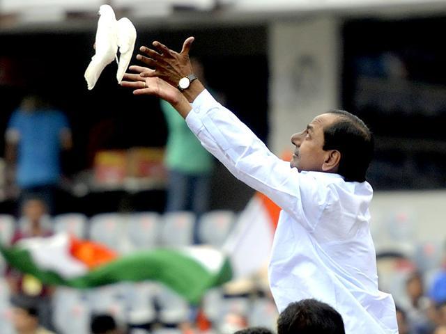In this file photo, Telangana's first chief minister, K Chandrashekar Rao, can be seen releasing a pigeon before an ODI match between Indian and Sri Lanka at Rajiv Gandhi International Stadium in Hyderabad. (Vipin Kumar/HT Photo) In this file photo, Telangana's first chief minister, K Chandrashekar Rao, can be seen releasing a pigeon before an ODI match between Indian and Sri Lanka at Rajiv Gandhi International Stadium in Hyderabad. (Vipin Kumar/HT Photo)