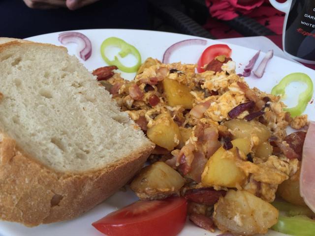 The letcho had sautéed potatoes, along with brown fried onions and stirred chunks of tomato and peppers (Photo: Kunal Vijayakar)