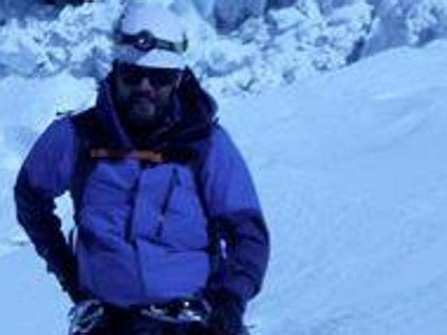 Metres Away From Mt Everest Summit, Briton Turns Around To Save Bengali ...