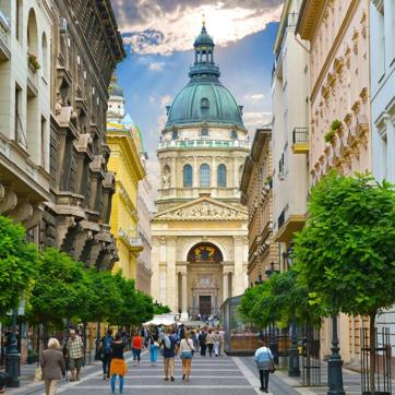 Váci Utca, Budapest’s main shopping and eating street (Photo: Shutterstock) Váci Utca, Budapest’s main shopping and eating street (Photo: Shutterstock)